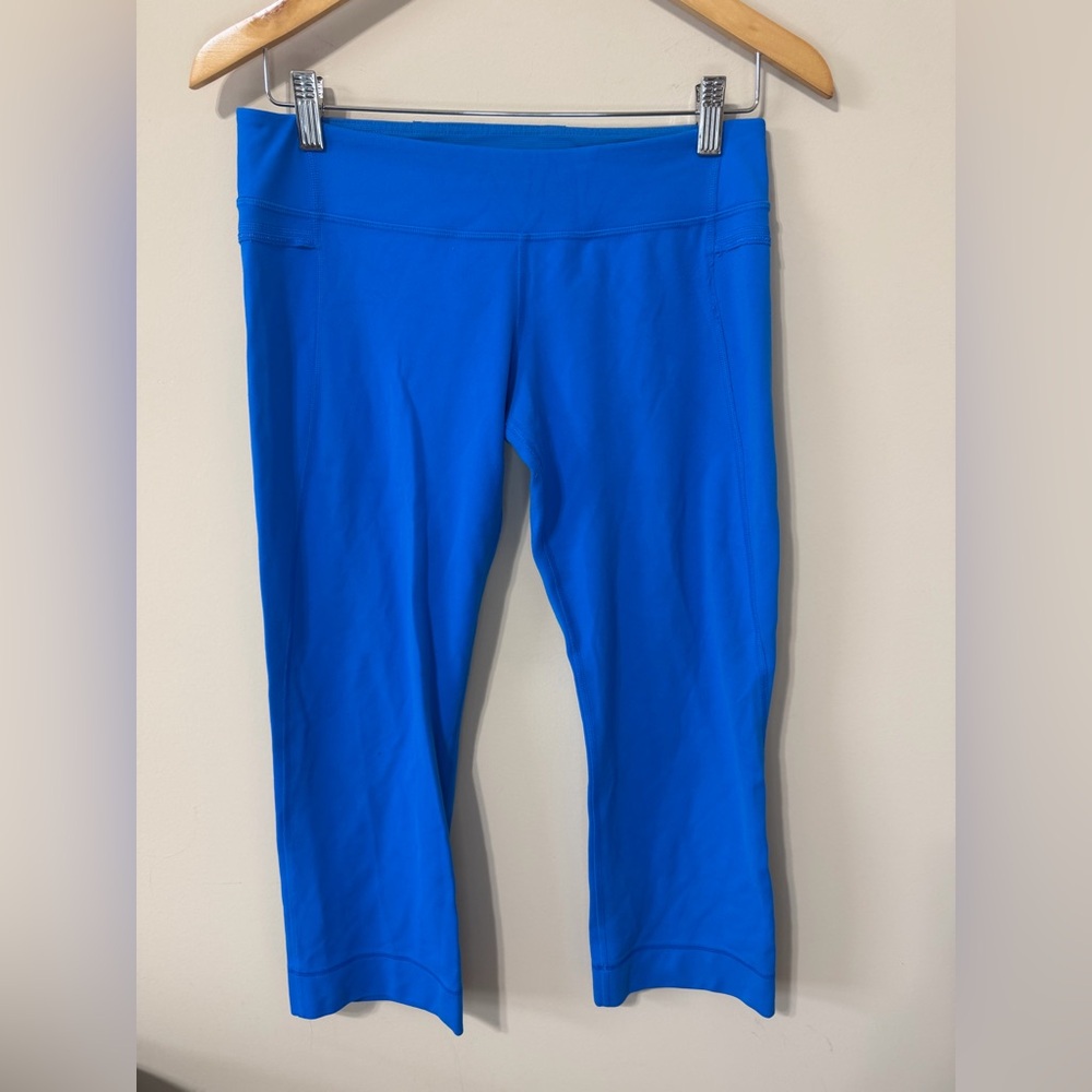 Lululemon Womens Lowrise Reversible Cropped Athleisure Yoga Pant Size 8 Blue